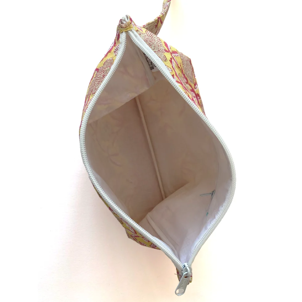 AGR01PL- interno- Pochette in cotone grande Anoki – Giallo e Rosso con motivi indiani